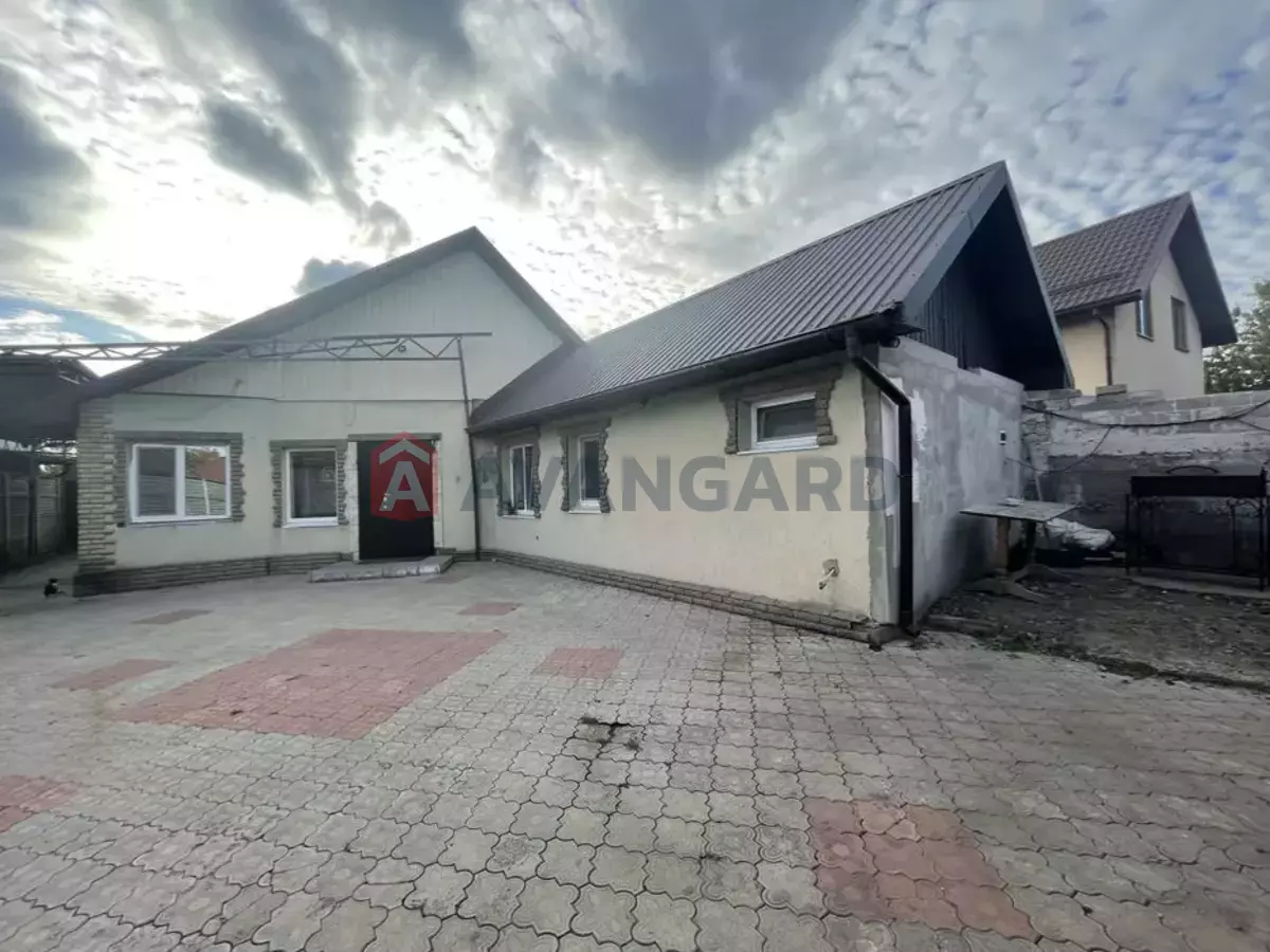 ���, 100 ��.�. ���� 4