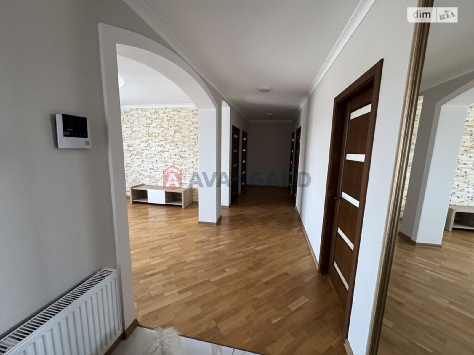 �������, 205 ��.�. ���� 2