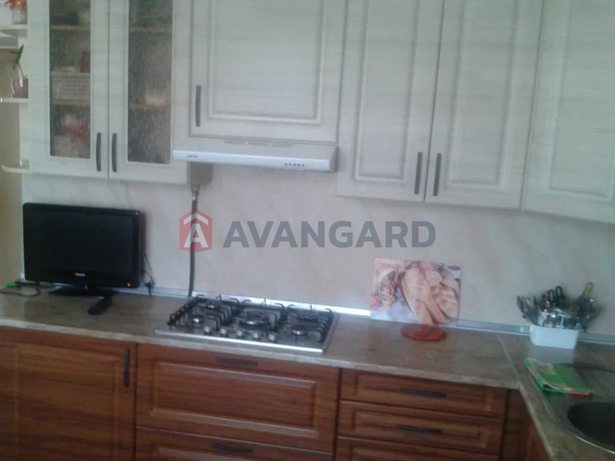 �������, 220 ��.�. ���� 18