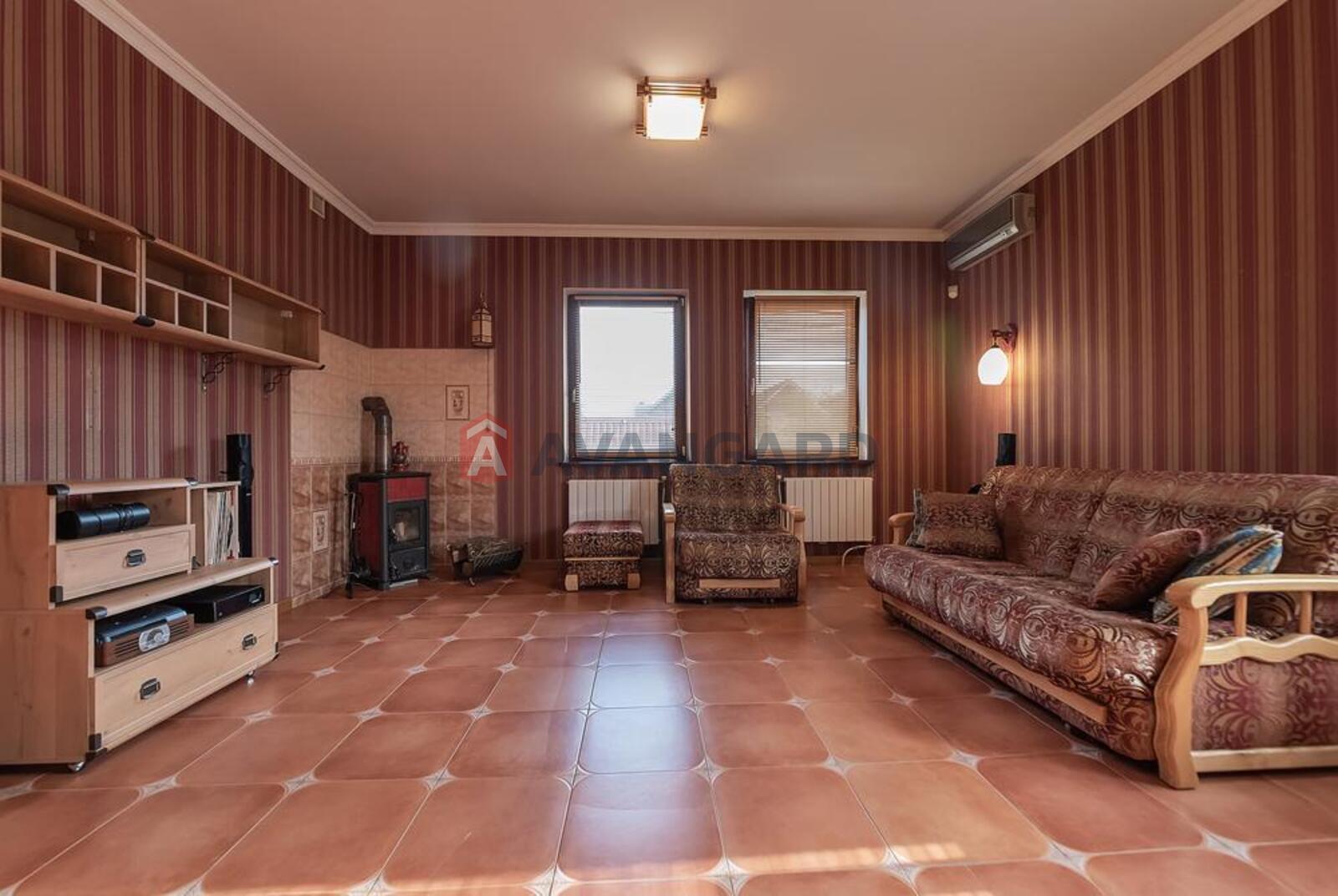 �������, 283 ��.�. ���� 10