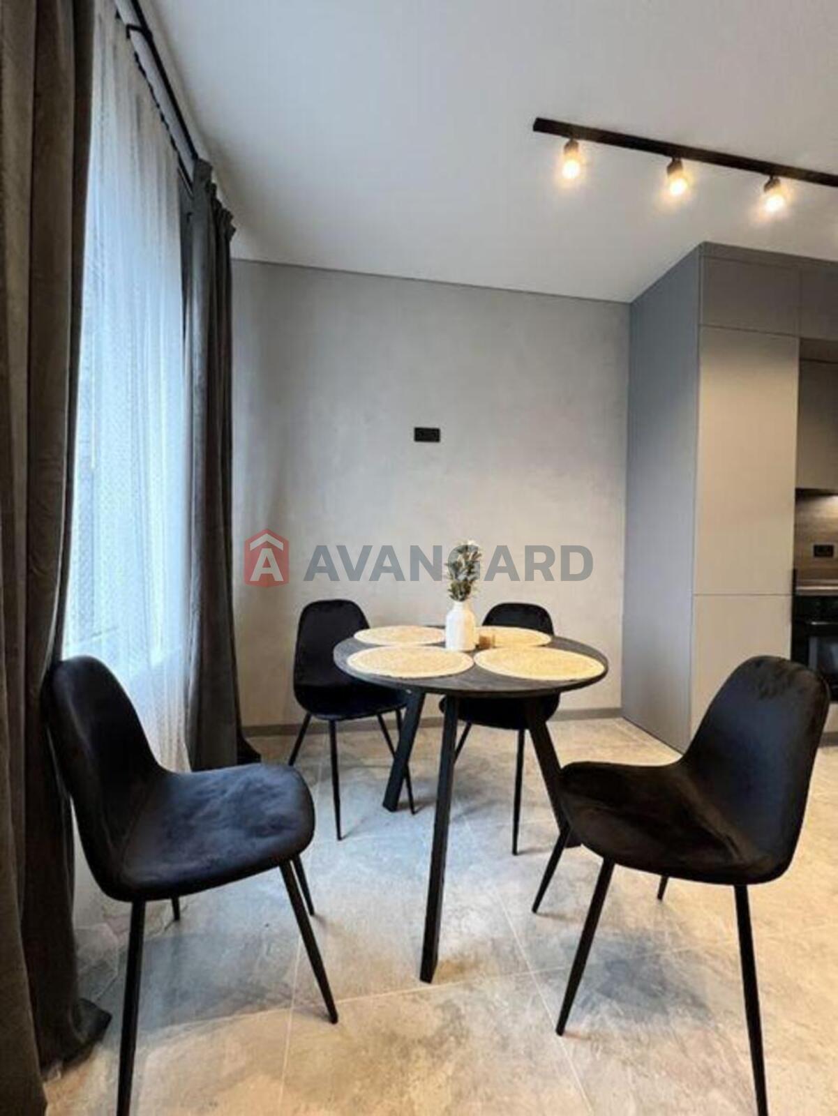 ��������, 33 ��.�. ���� 2