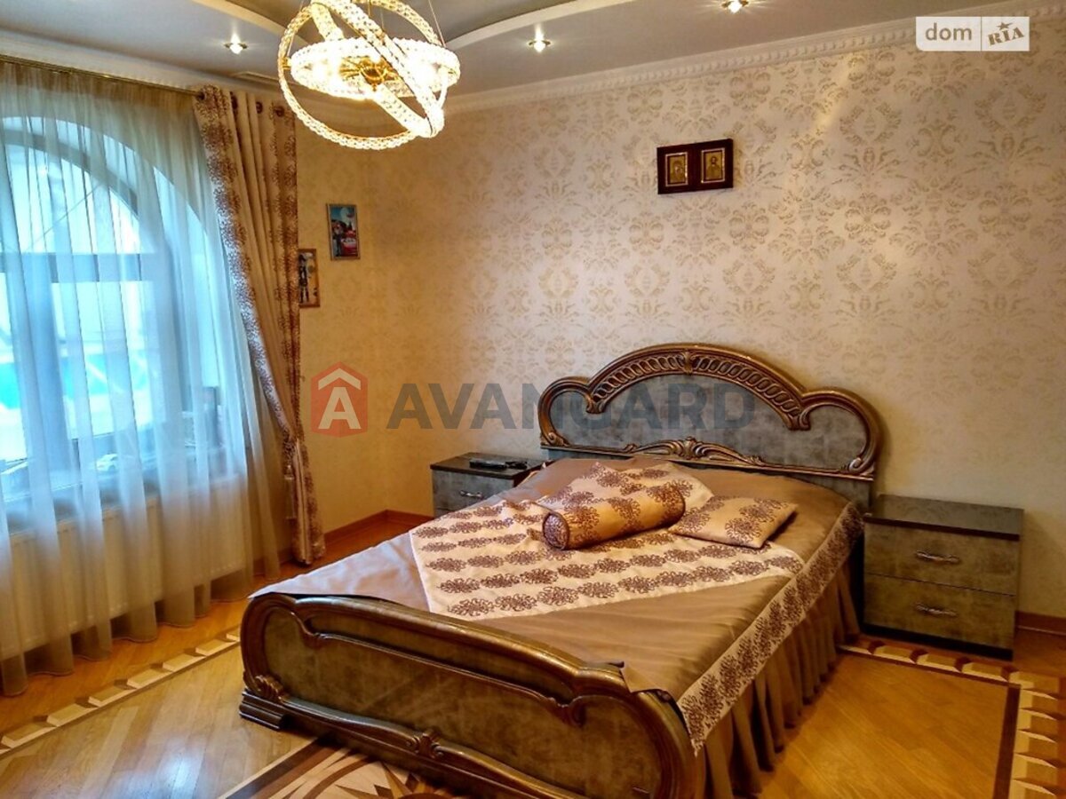 �������, 586 ��.�. ���� 9