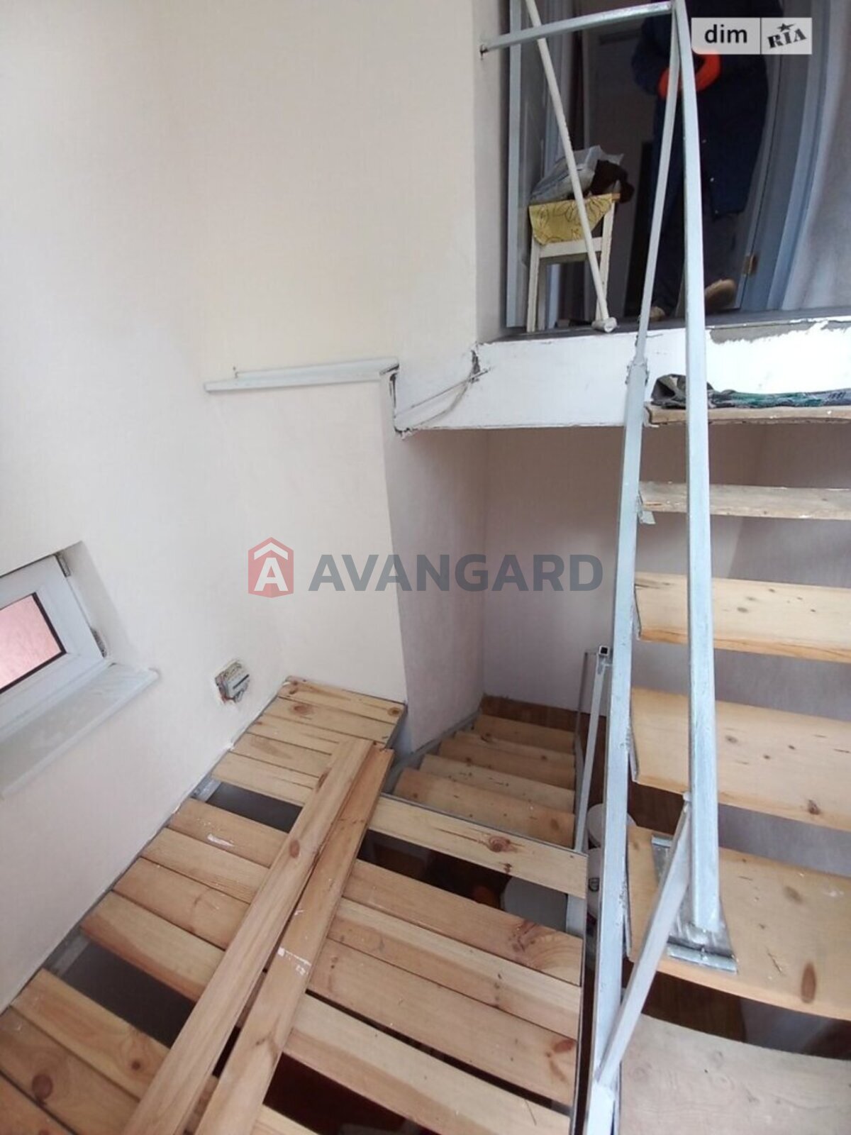 �������, 165 ��.�. ���� 6