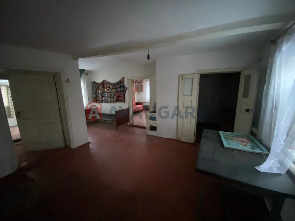 �������, 70 ��.�. ���� 12