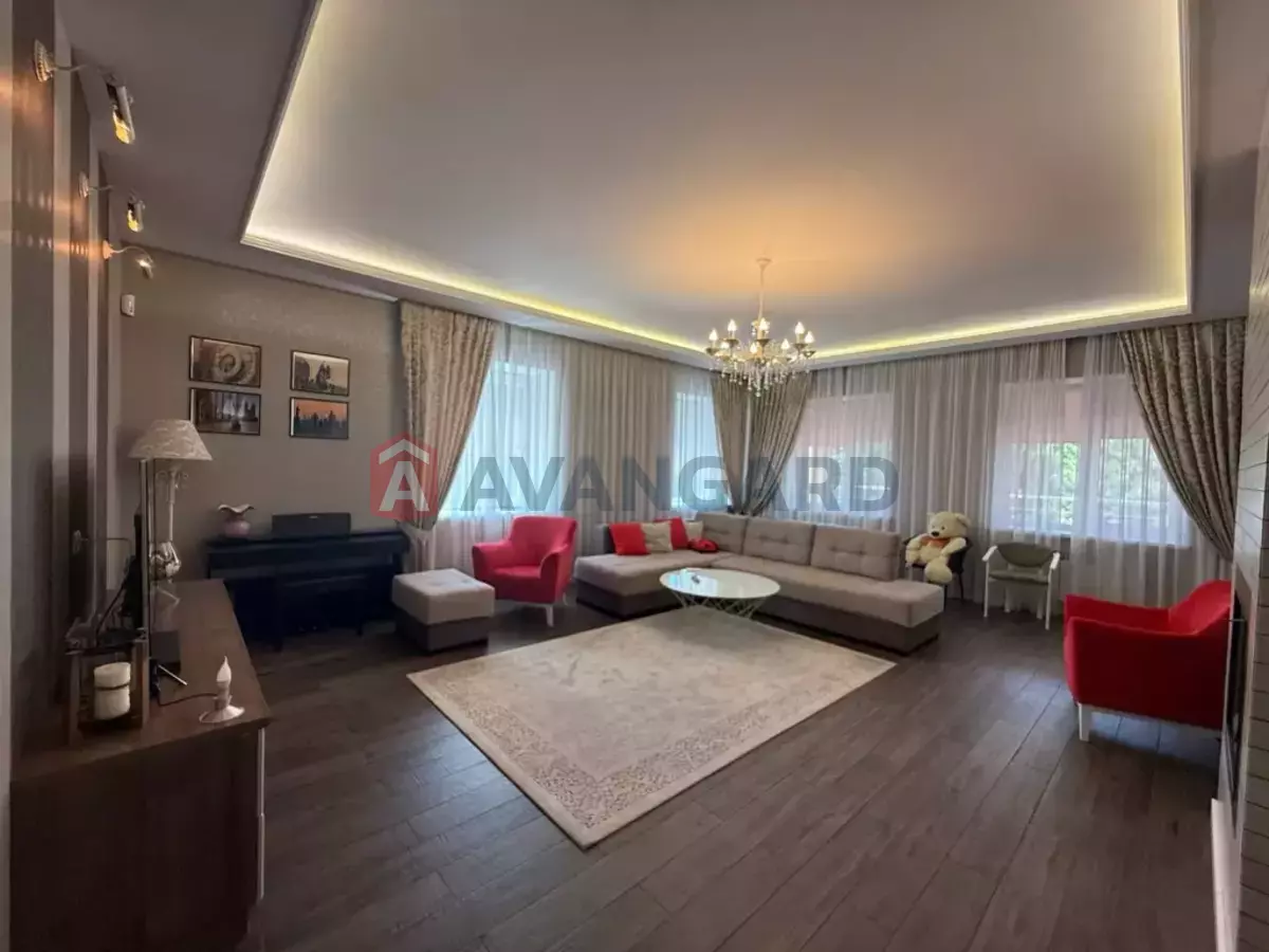 �������, 275 ��.�. ���� 4