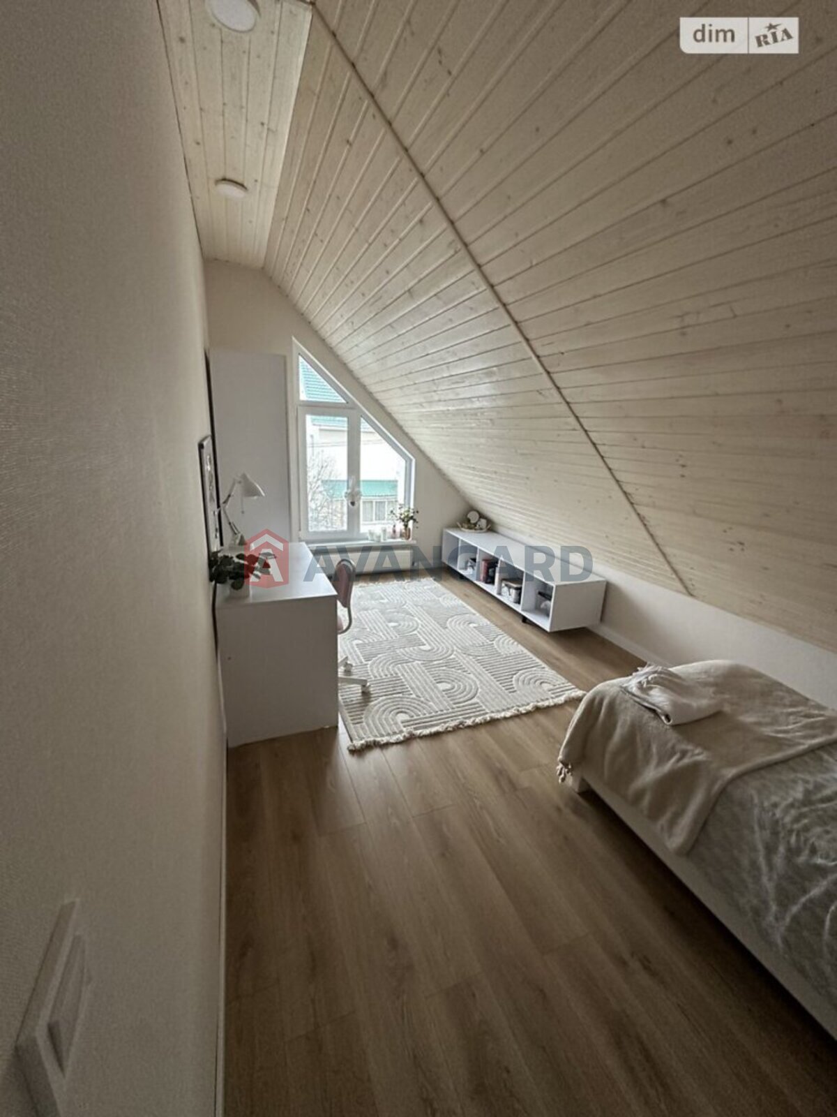 �������, 220 ��.�. ���� 18