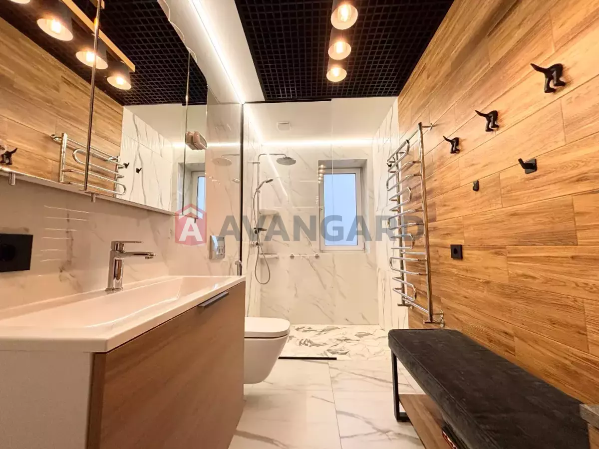 �������, 205 ��.�. ���� 15