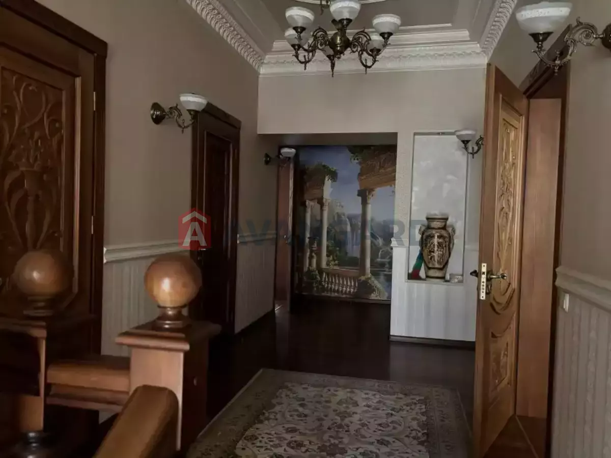 �������, 650 ��.�. ���� 13