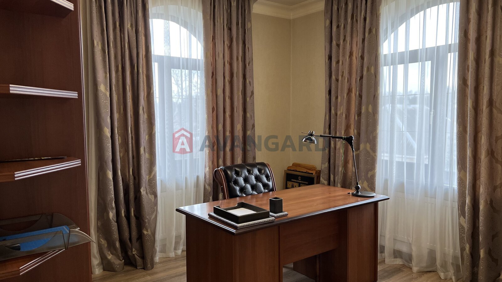 �������, 310 ��.�. ���� 10