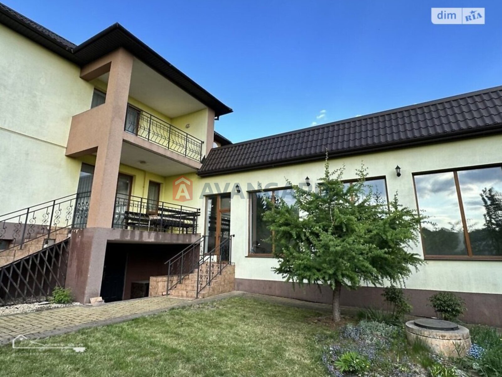 �������, 300 ��.�. ���� 1