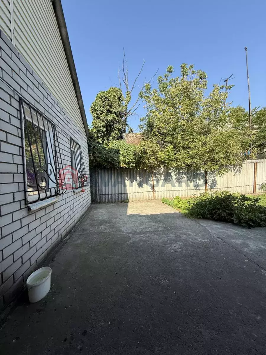 ������� �������, 37 ��.�. ���� 11