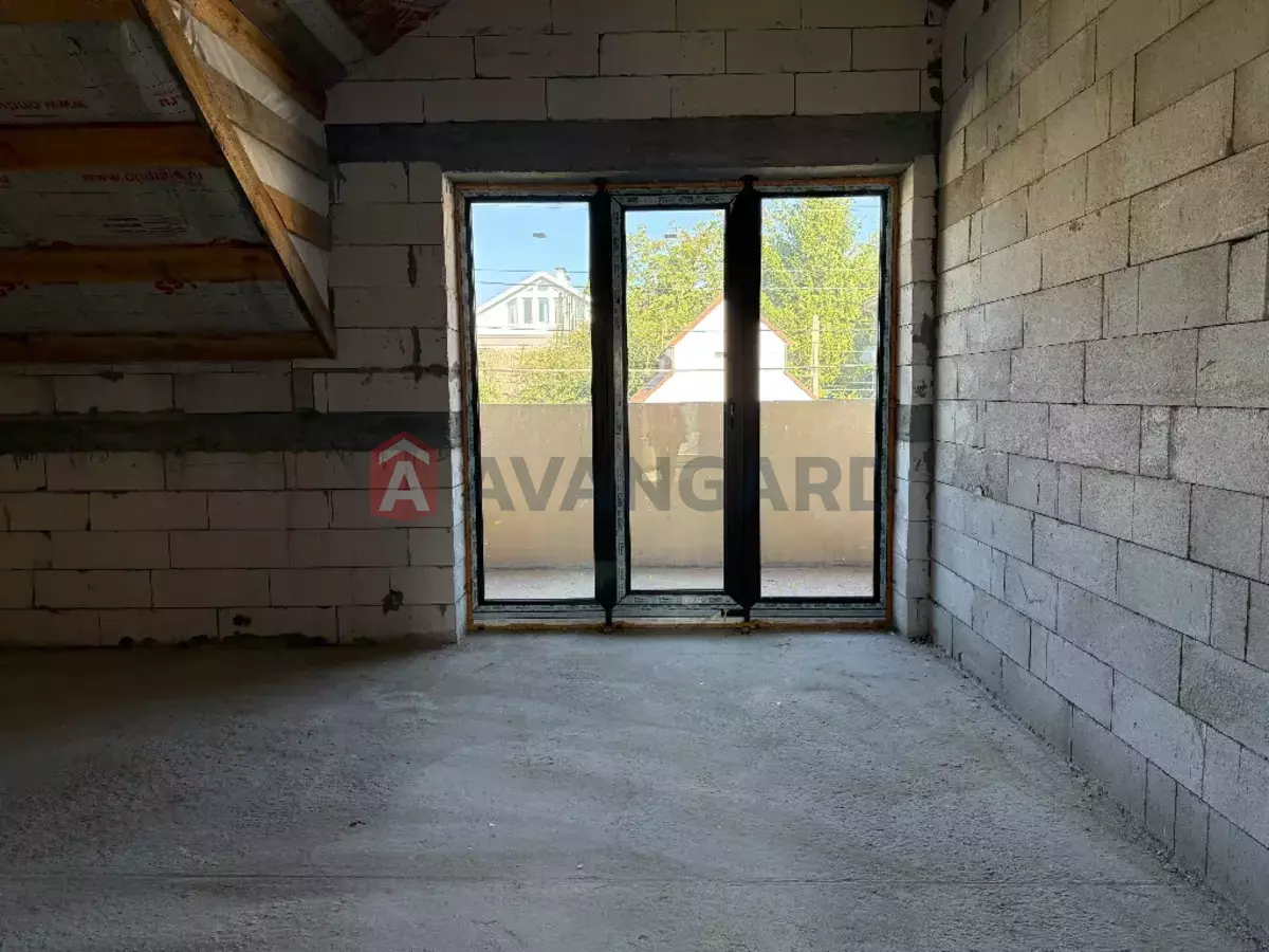 �������, 175 ��.�. ���� 9