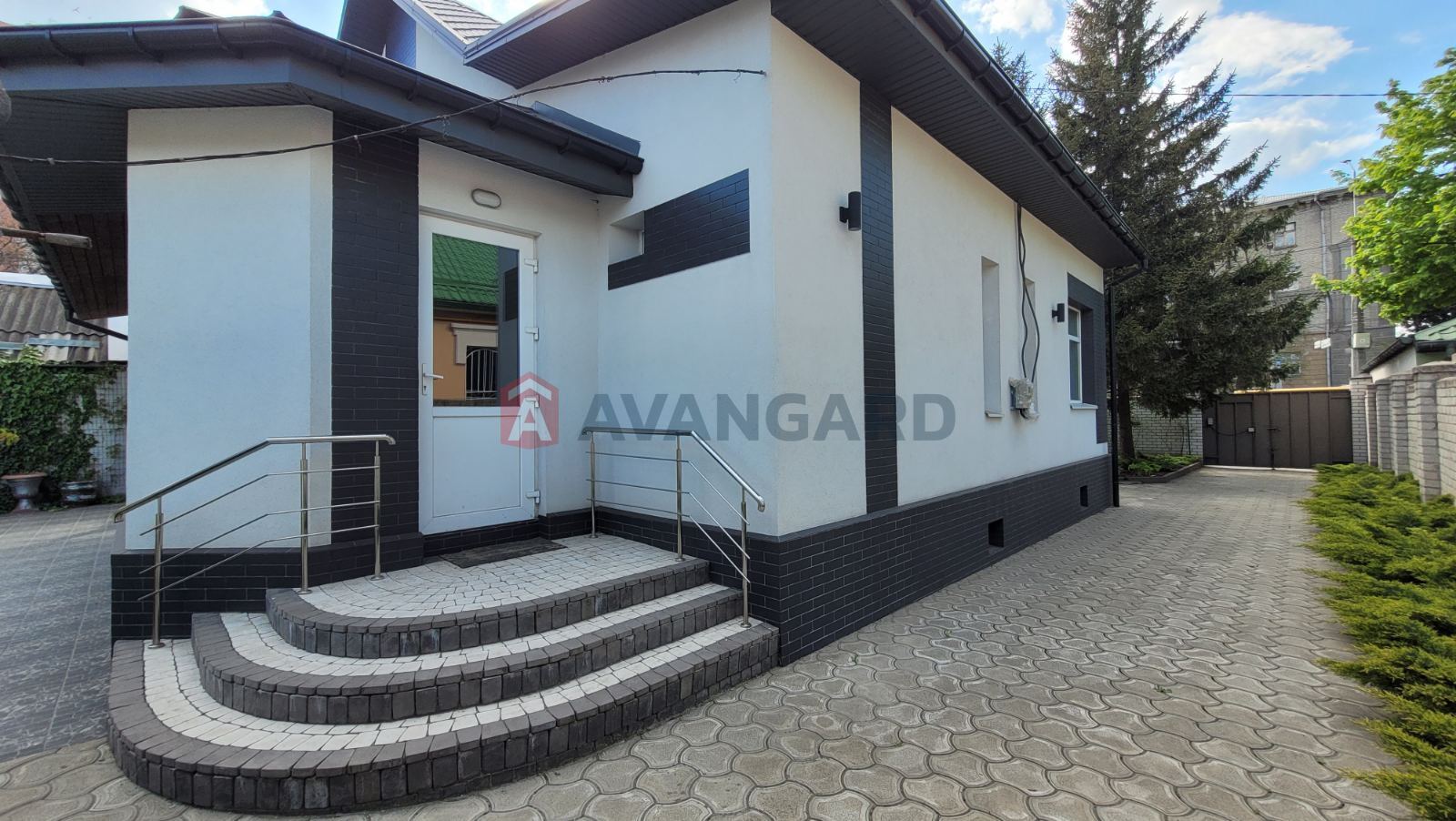 �������, 140 ��.�. ���� 8