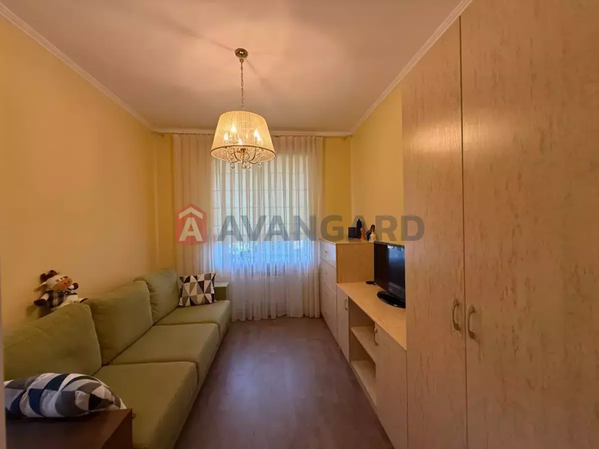 �������, 275 ��.�. ���� 18