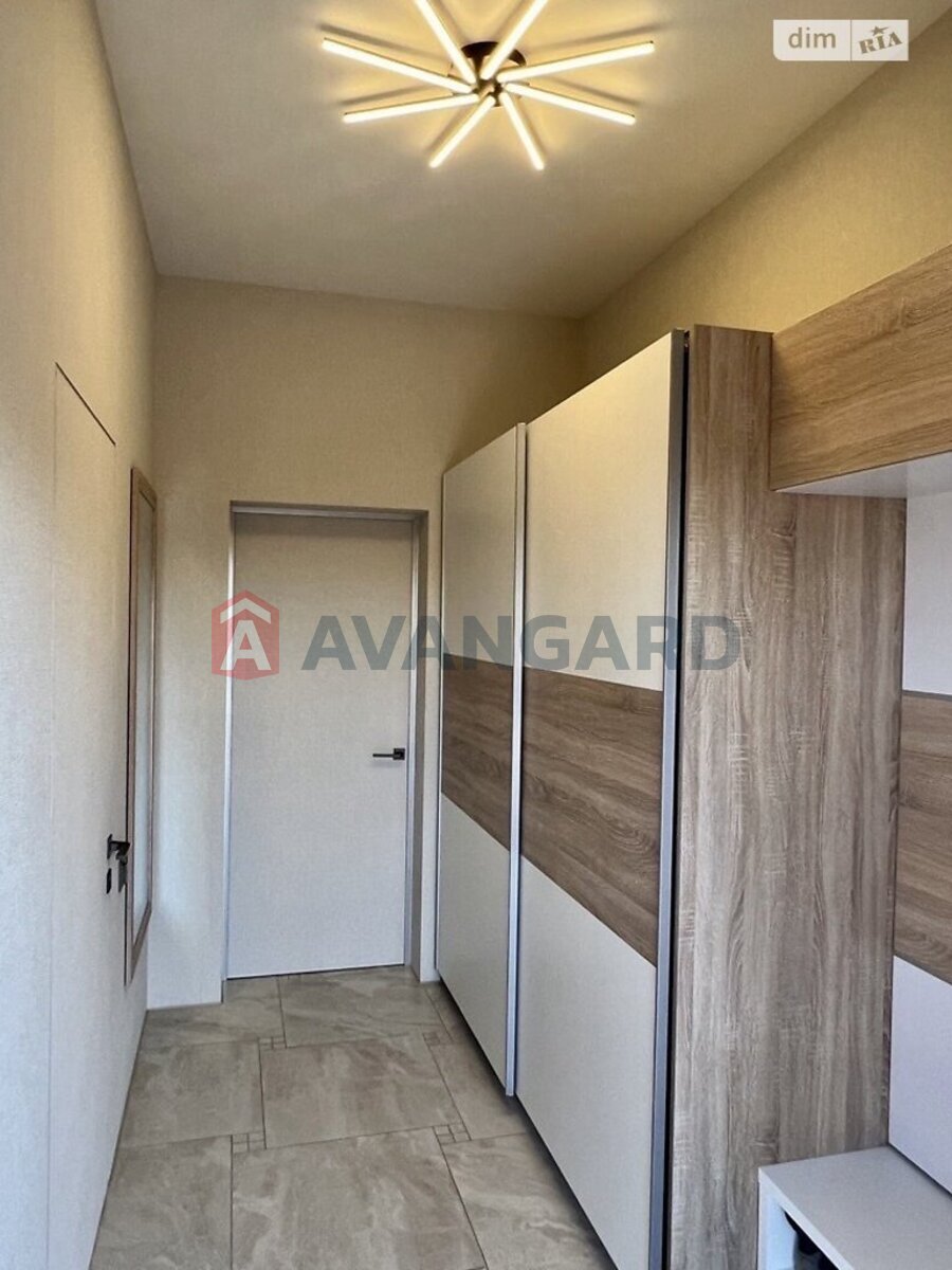 �������, 240 ��.�. ���� 16