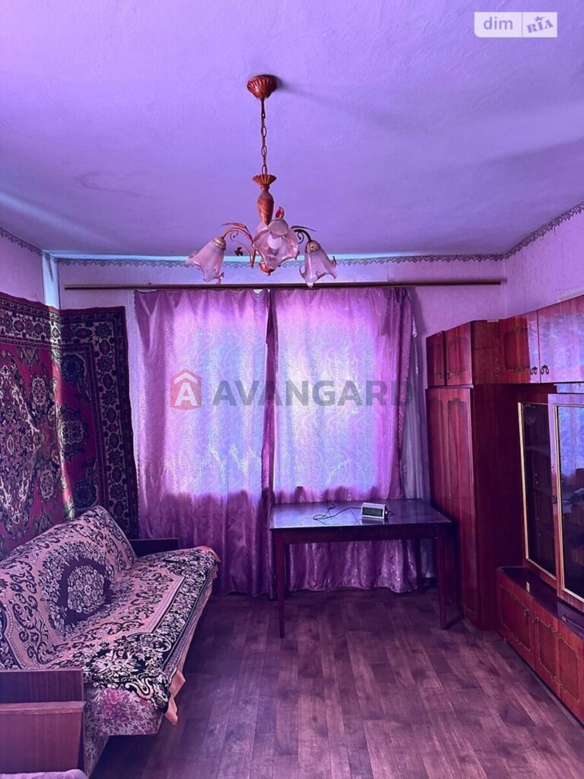 ������� �������, 76 ��.�. ���� 10