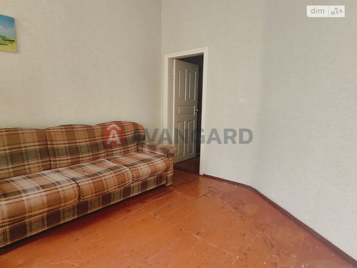 ������� �������, 73 ��.�. ���� 4