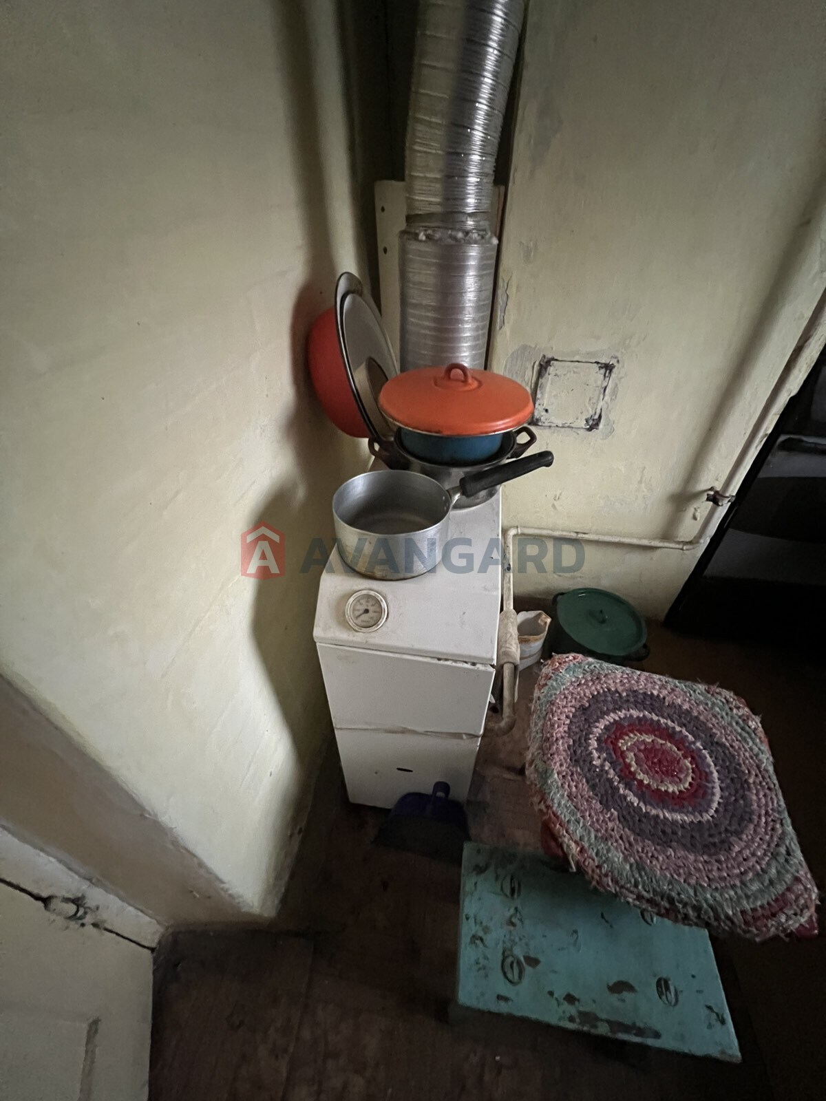 ������� �������, 37 ��.�. ���� 12