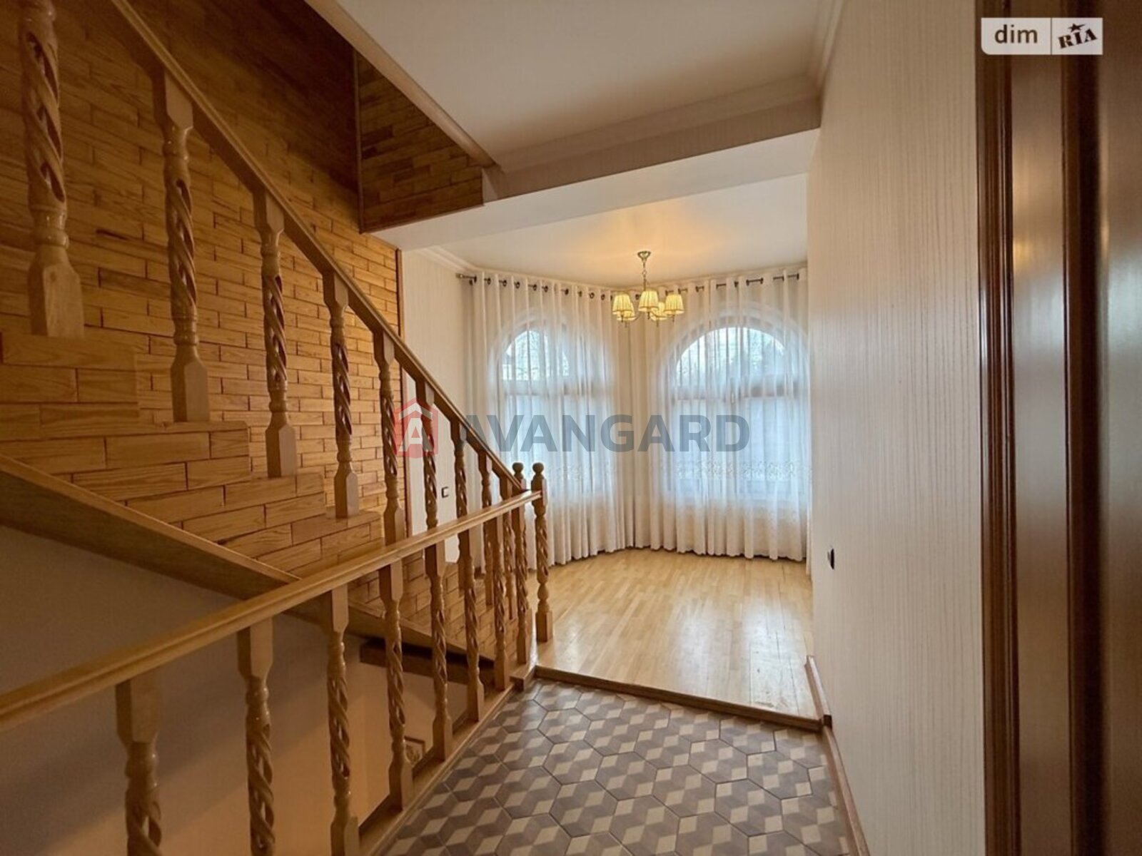 �������, 300 ��.�. ���� 19