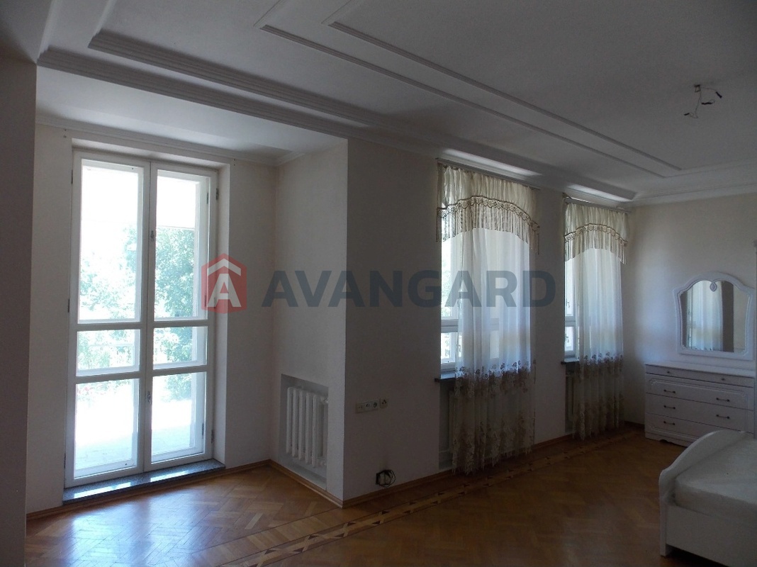 �������, 336 ��.�. ���� 10