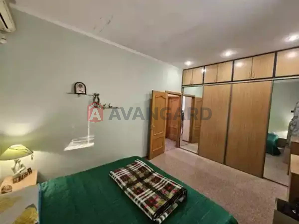 �������, 230 ��.�. ���� 5