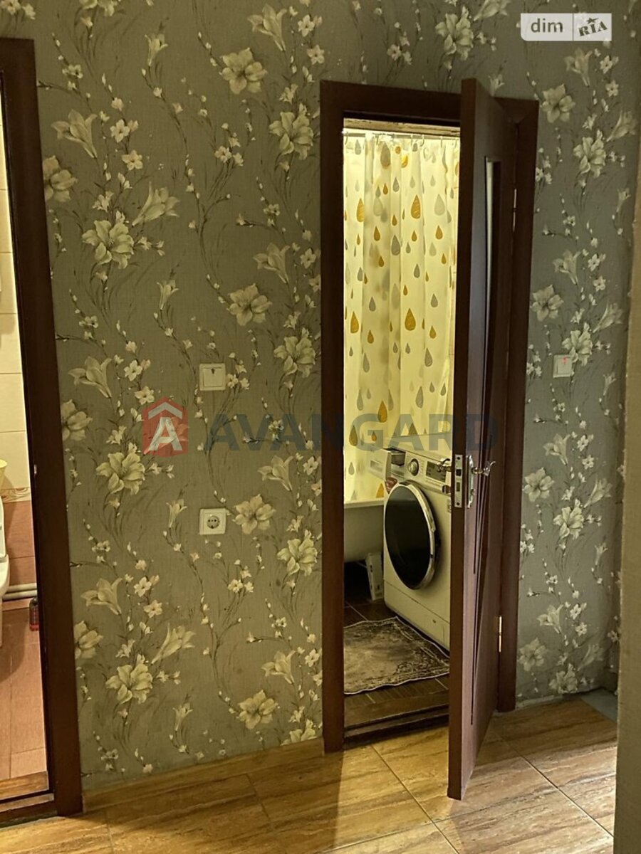 �������, 275 ��.�. ���� 19