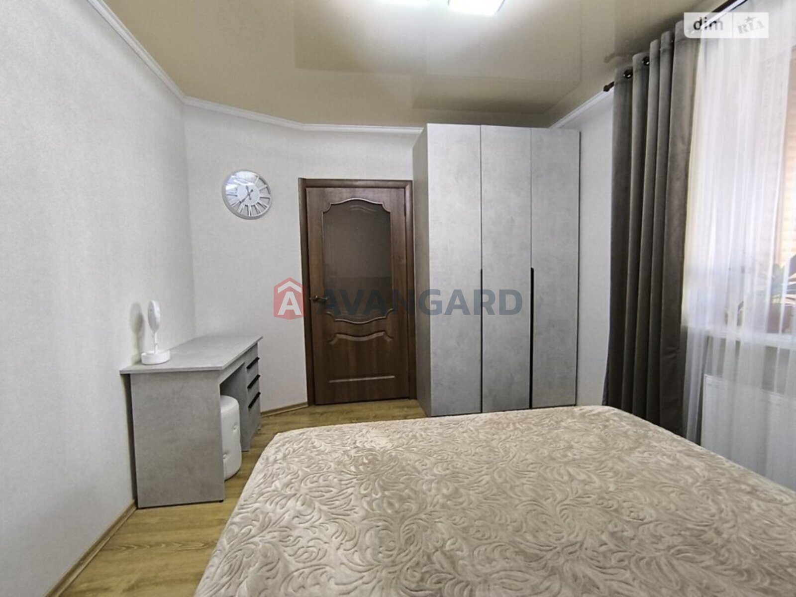 ������� �������, 80 ��.�. ���� 30