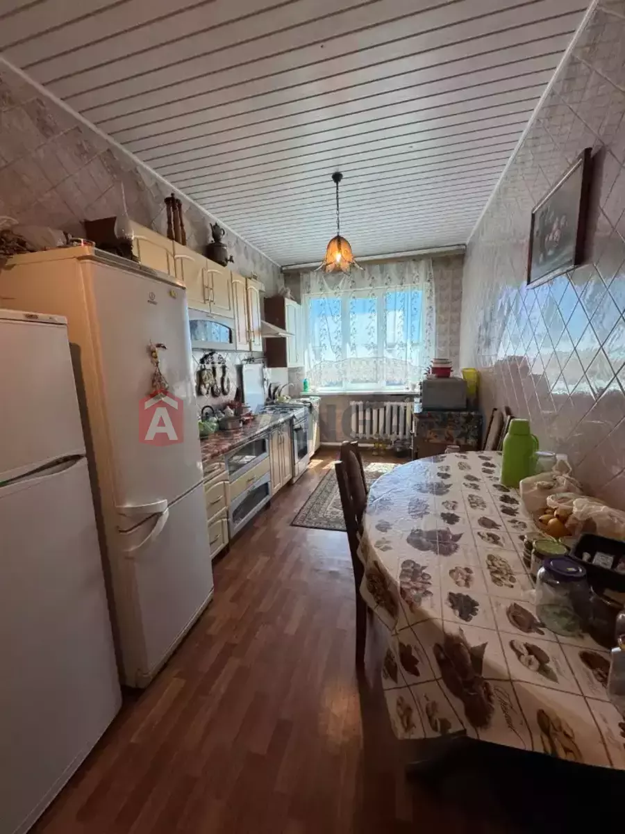 �������, 210 ��.�. ���� 8