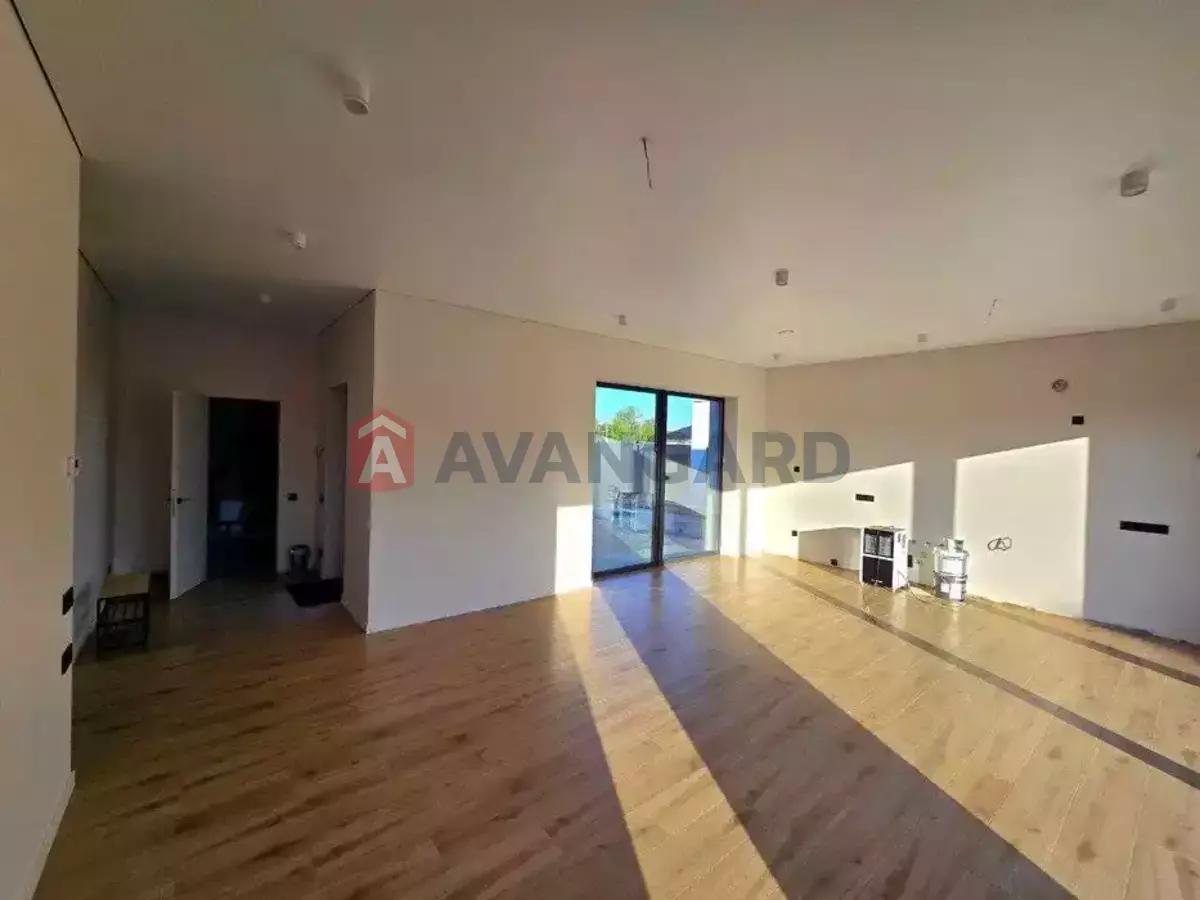 �������, 105 ��.�. ���� 16