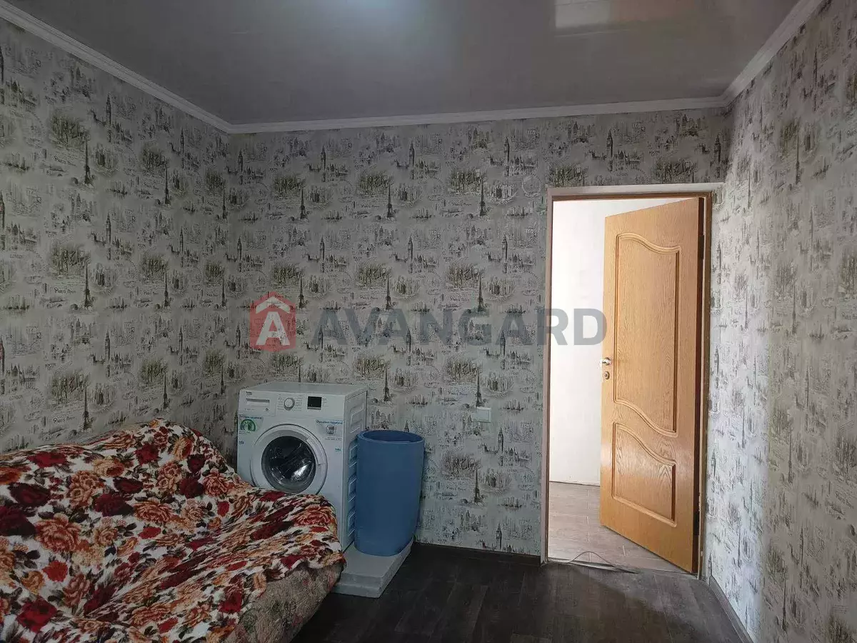 ����, 100 ��.�. ���� 12