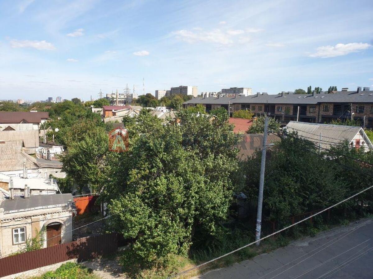 �������, 300 ��.�. ���� 16