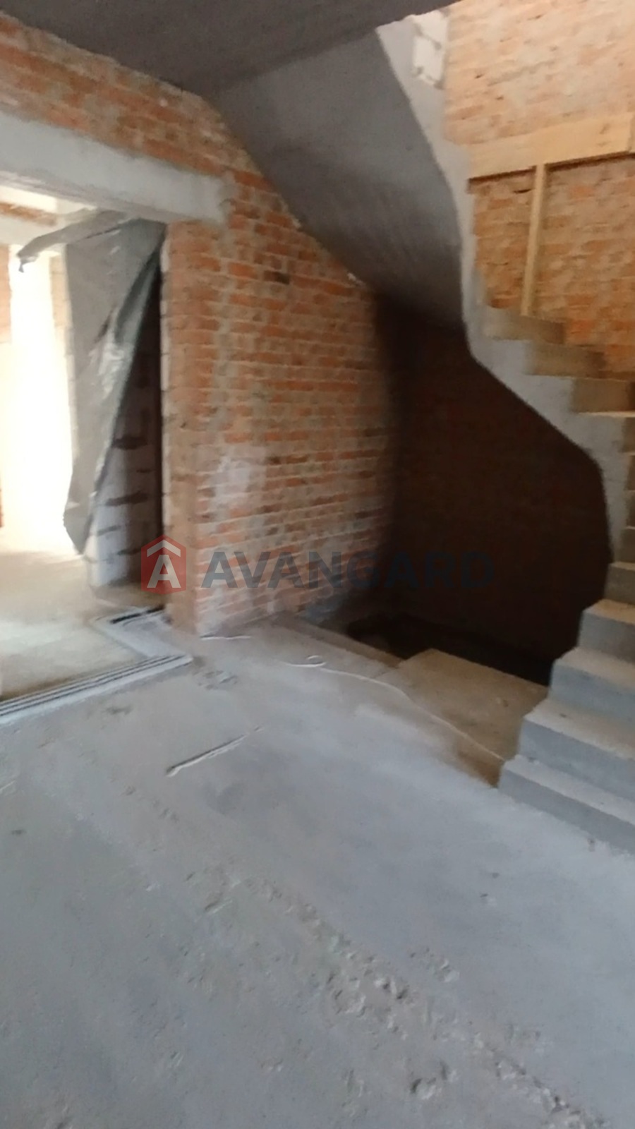 ��������, 180 ��.�. ���� 6