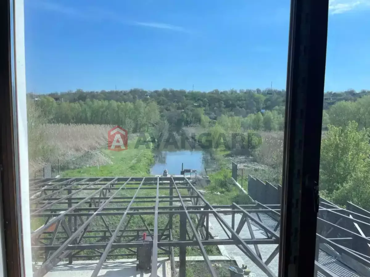 �������, 200 ��.�. ���� 9
