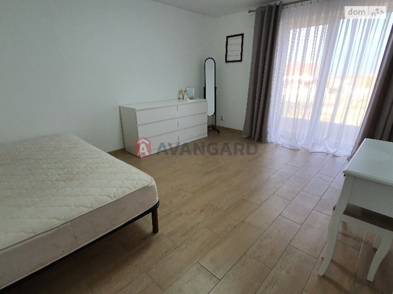 �������, 340 ��.�. ���� 27