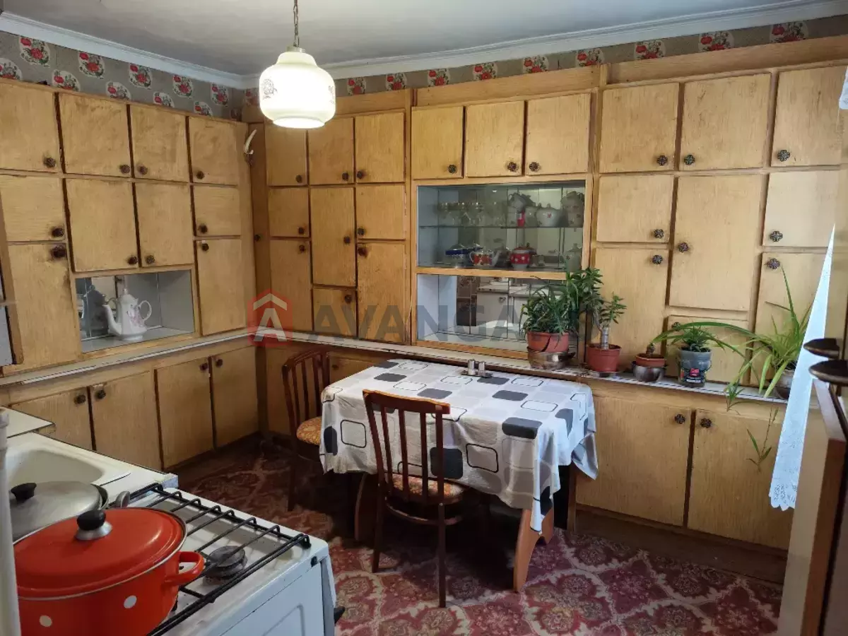 ������� �������, 75 ��.�. ���� 9