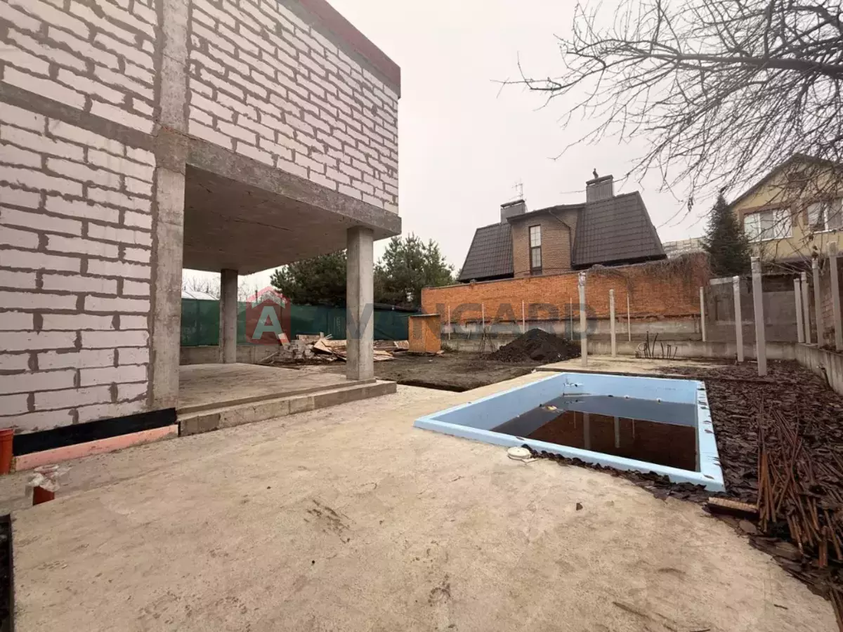 �������, 200 ��.�. ���� 8