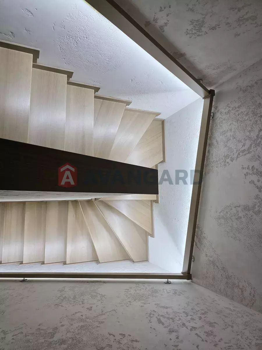 �������, 105 ��.�. ���� 3