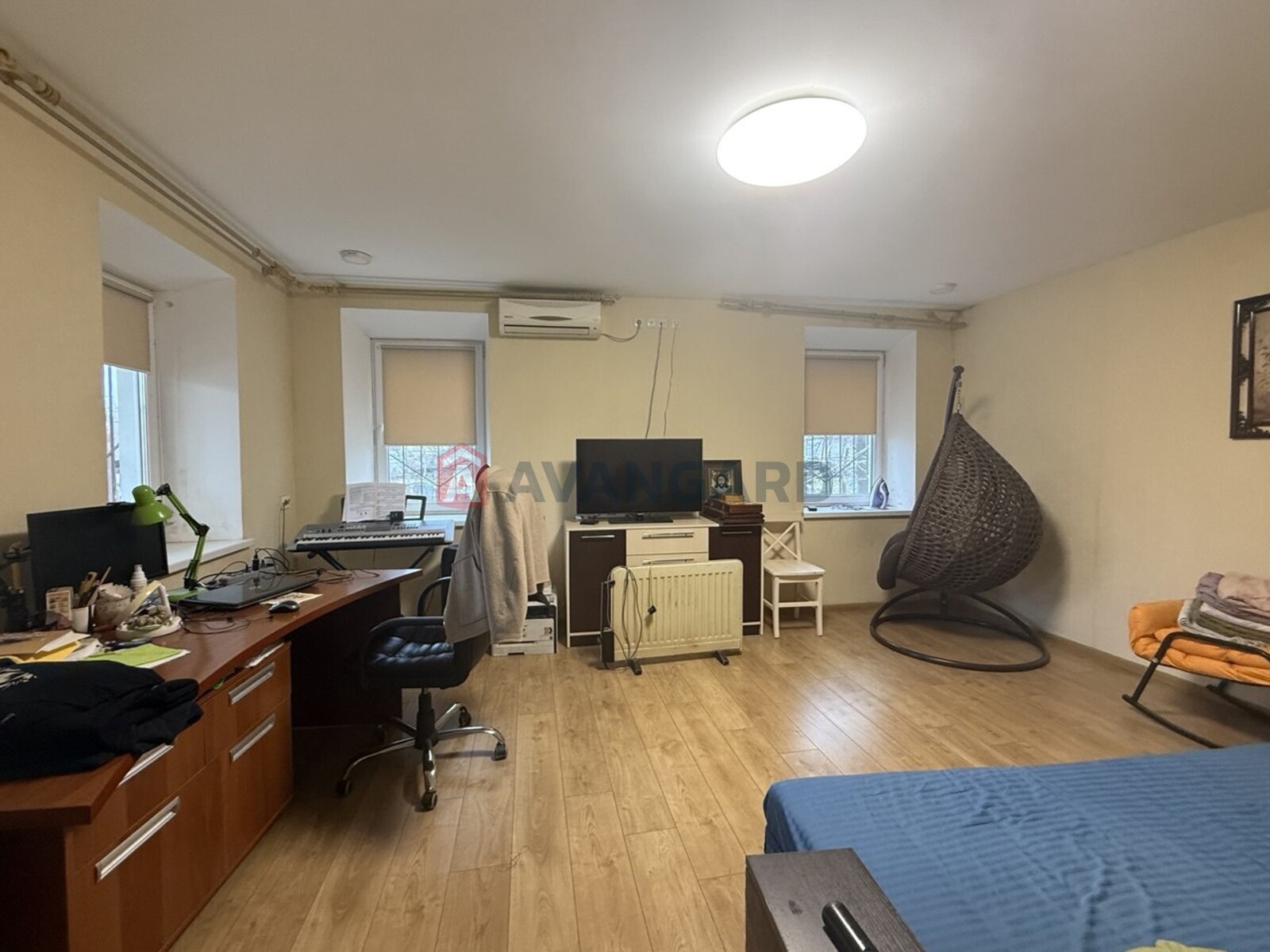 ������� �������, 77 ��.�. ���� 9