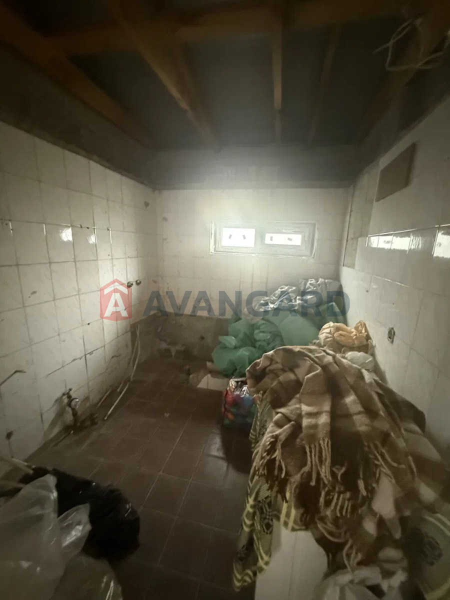 ������� �������, 38 ��.�. ���� 9