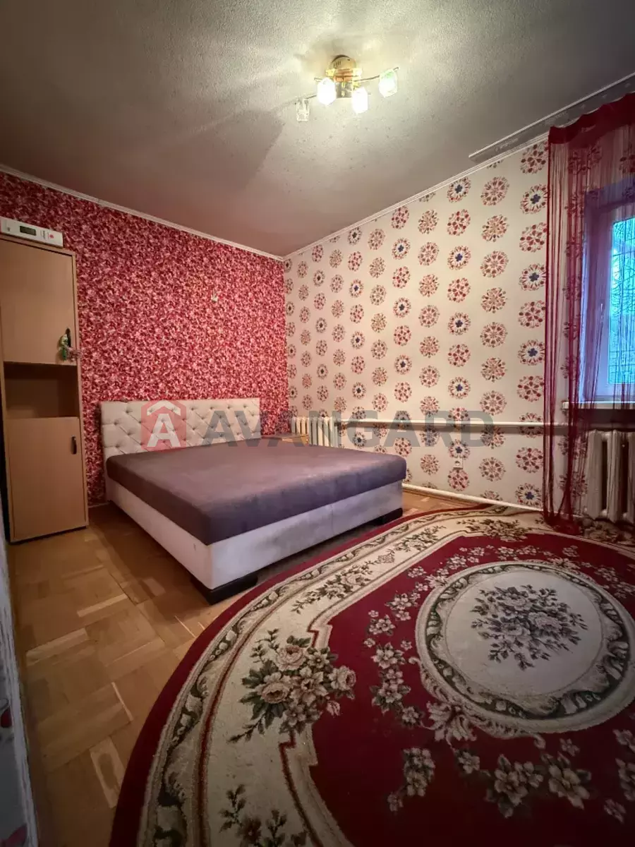 �������, 83 ��.�. ���� 12