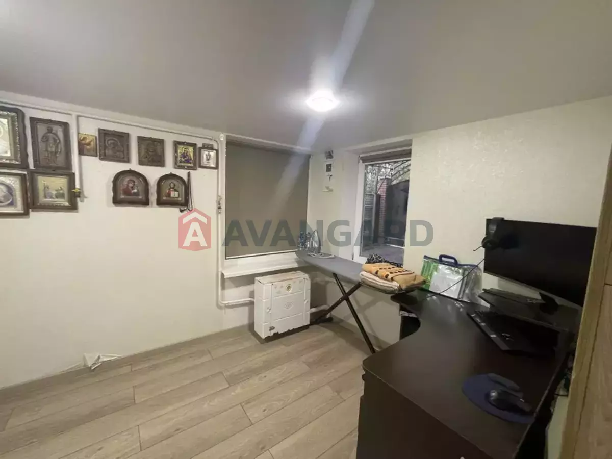 ���, 100 ��.�. ���� 11