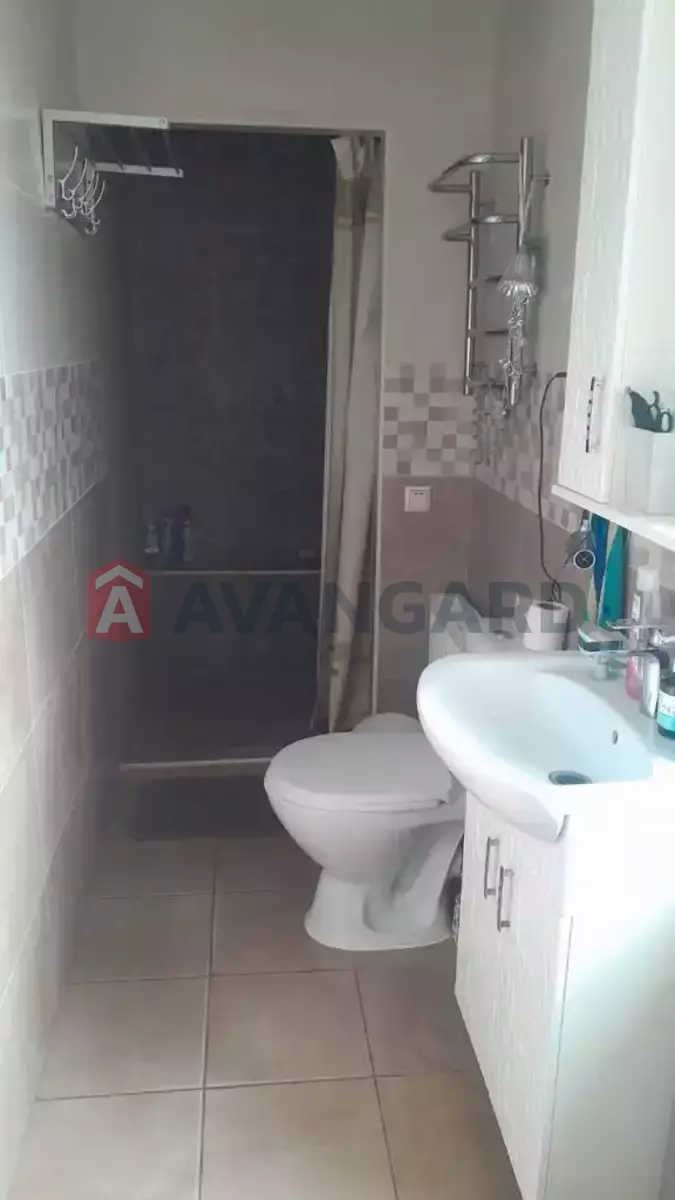 �������, 80 ��.�. ���� 27