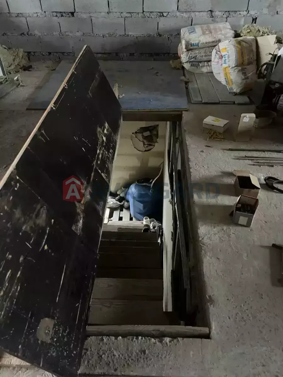 �������, 170 ��.�. ���� 15