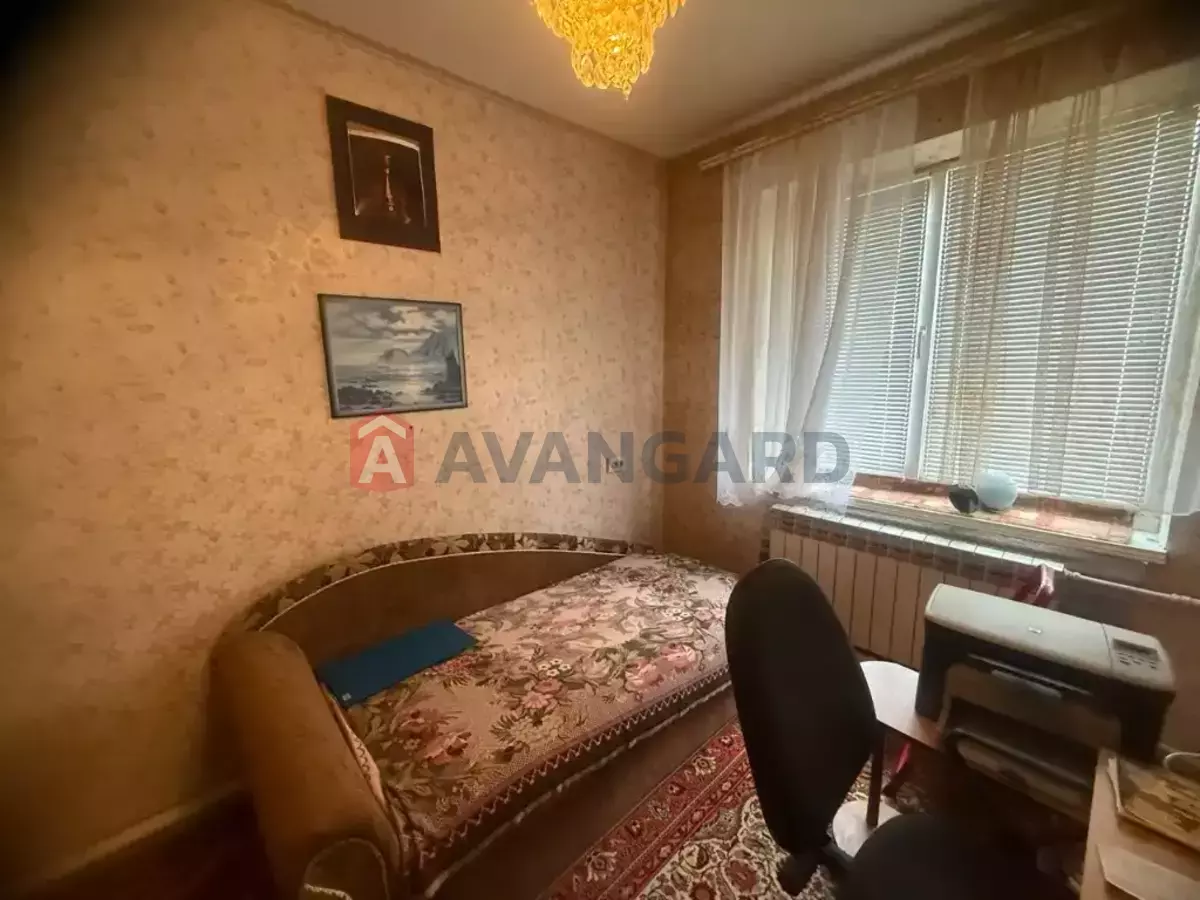 �������, 145 ��.�. ���� 8