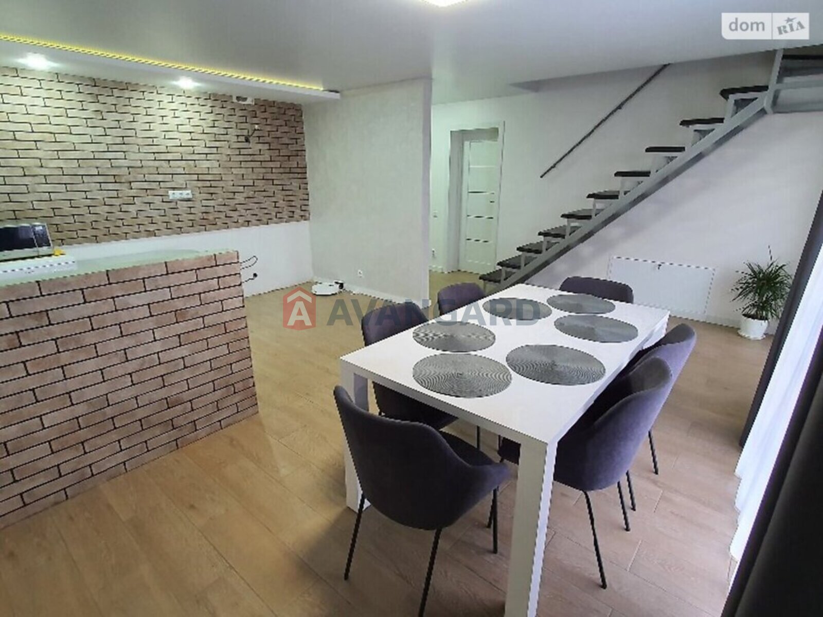 �������, 340 ��.�. ���� 1