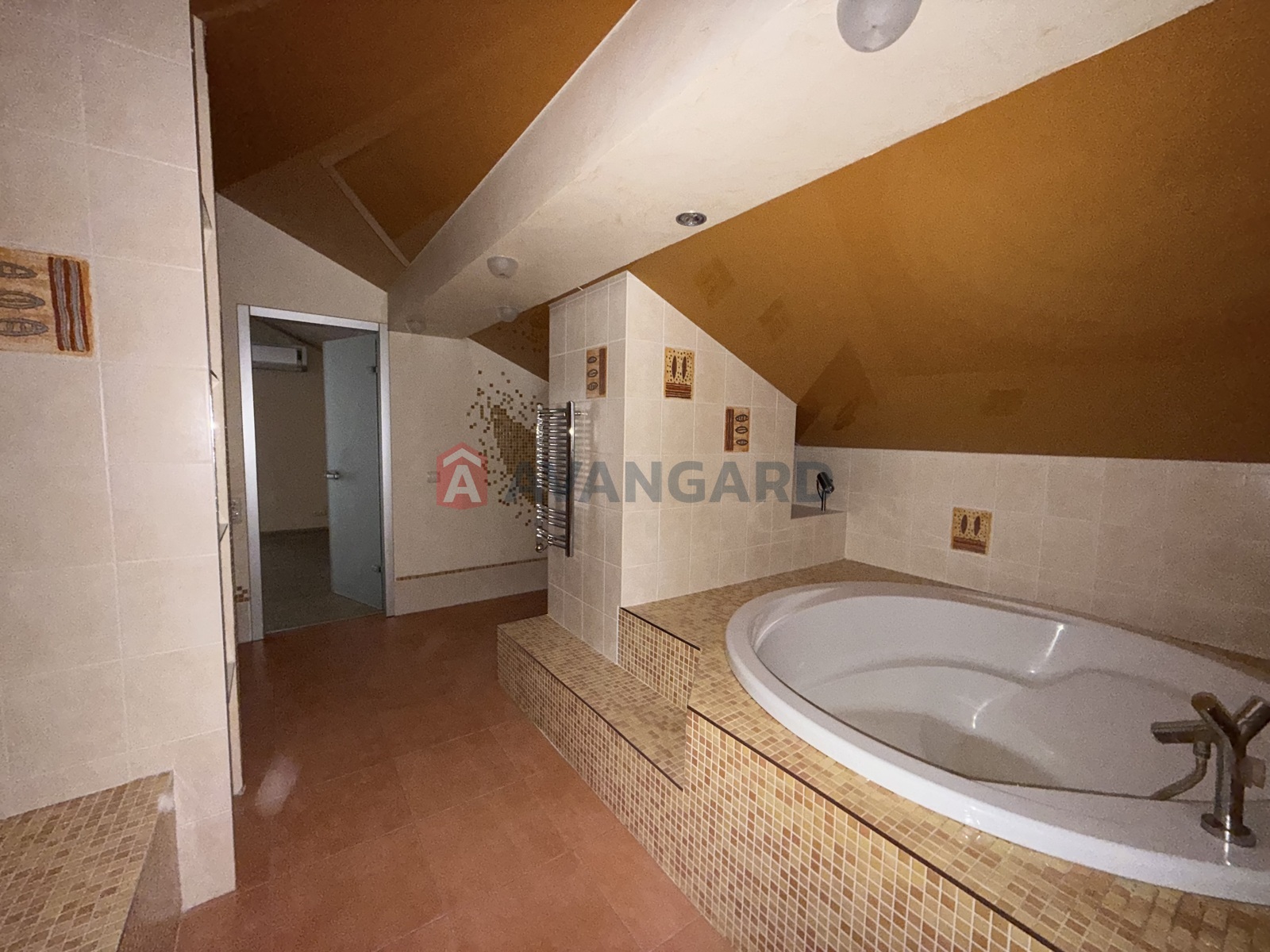 �������, 244 ��.�. ���� 18