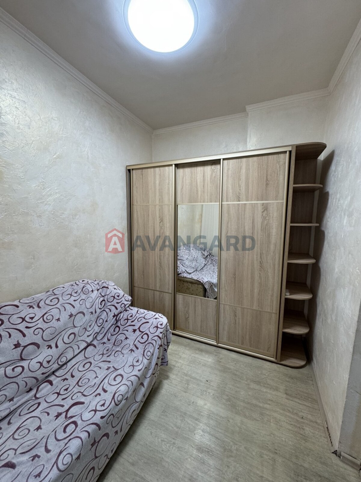 ������� �������, 47 ��.�. ���� 3