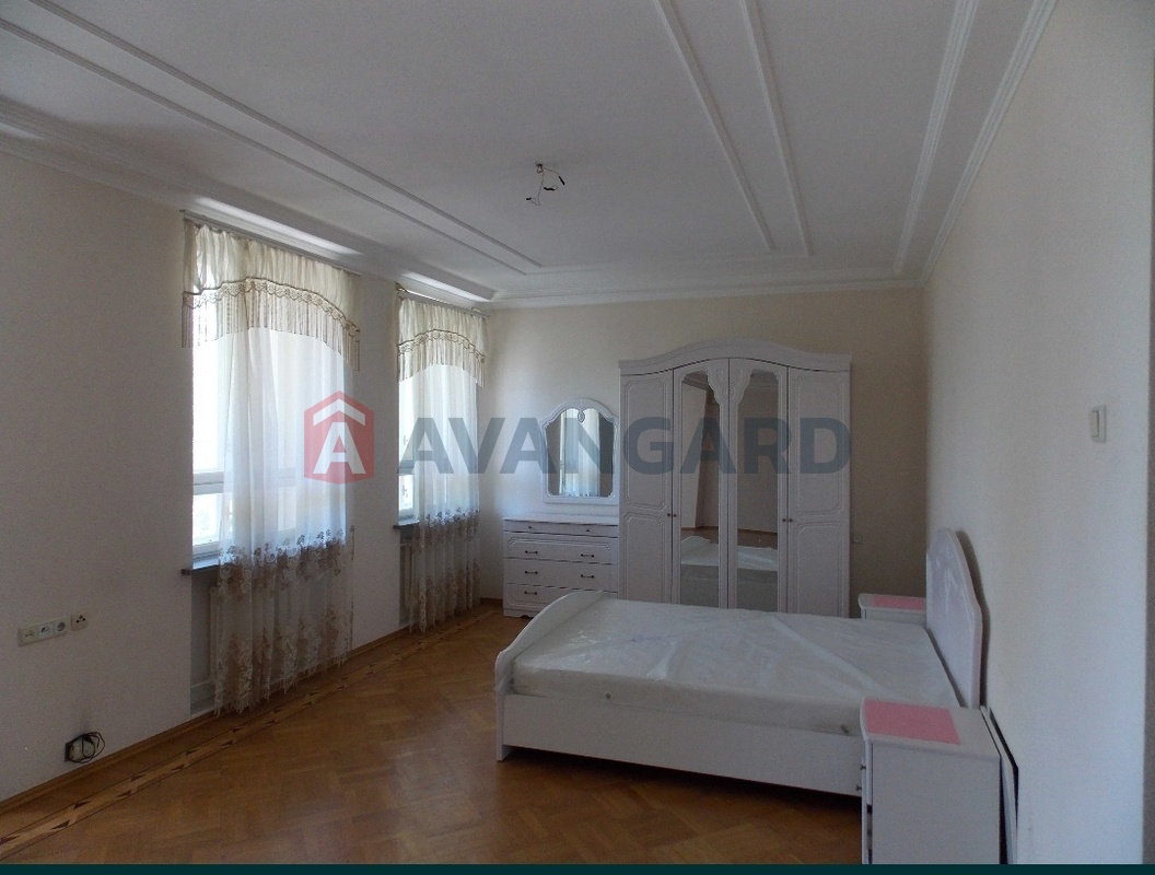 �������, 336 ��.�. ���� 8