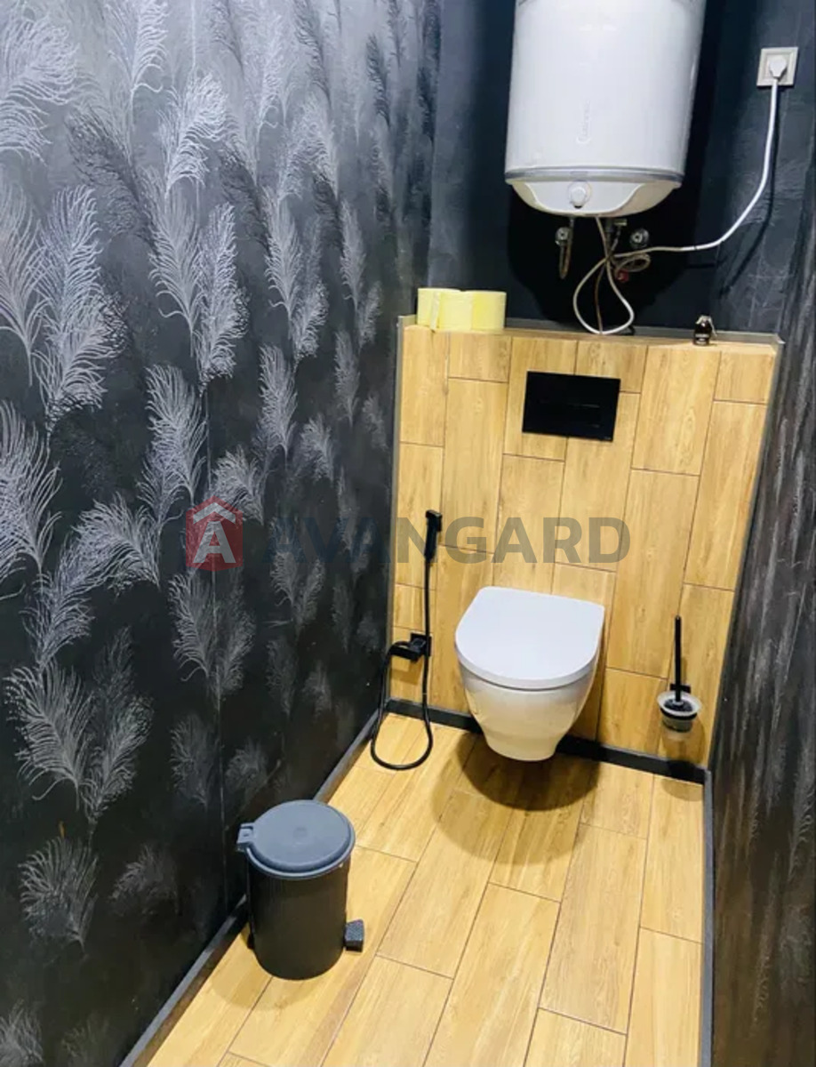 �������, 180 ��.�. ���� 18