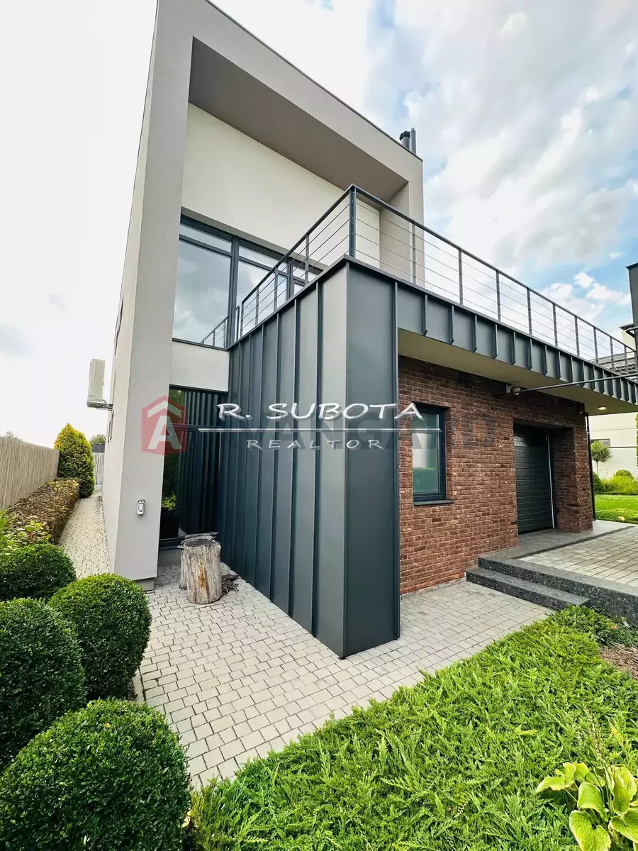 �������, 300 ��.�. ���� 24